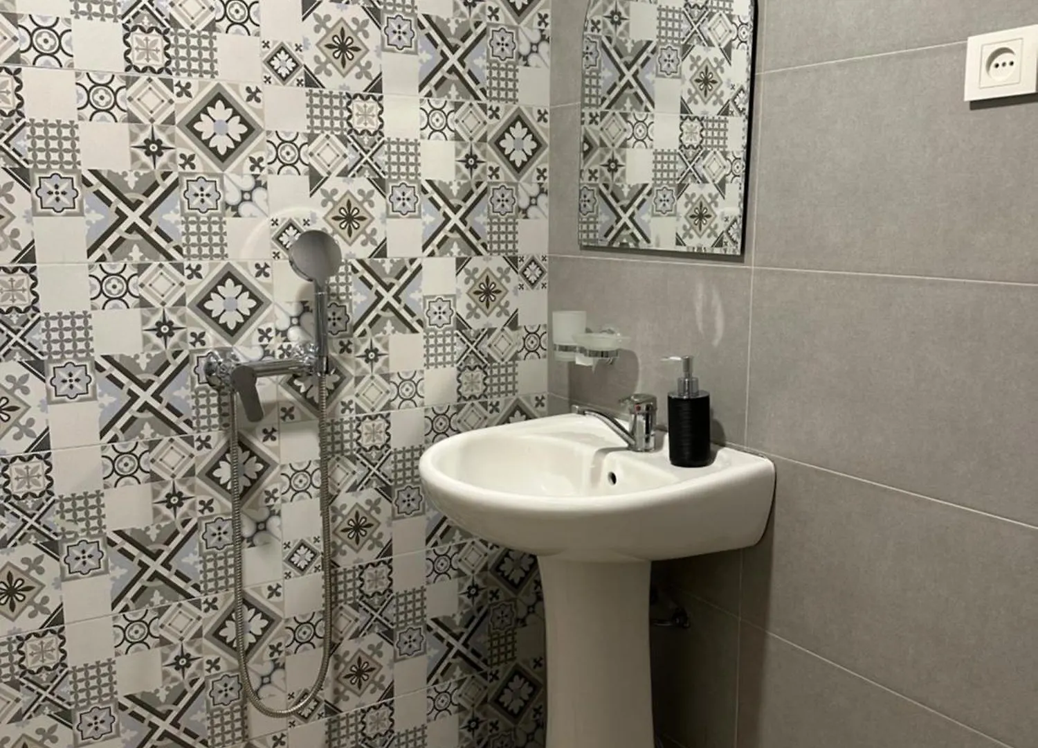 Nid Hotel Tbilisi 0*,